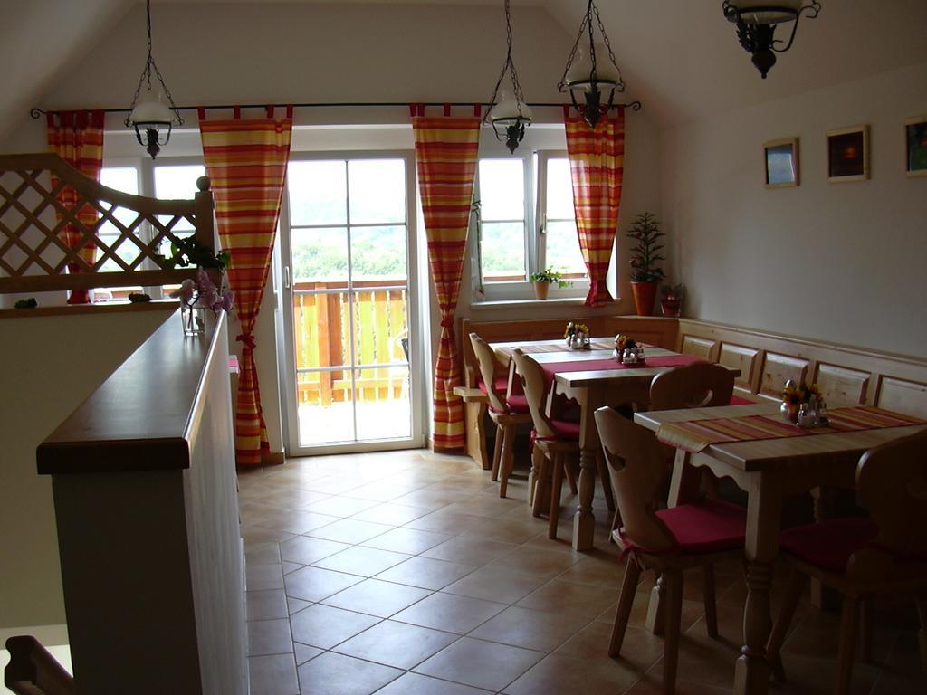 Weingut Gaestezimmer Gruber Еренгаузен Номер фото